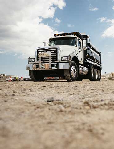 Camion Anthem Mack Blanco